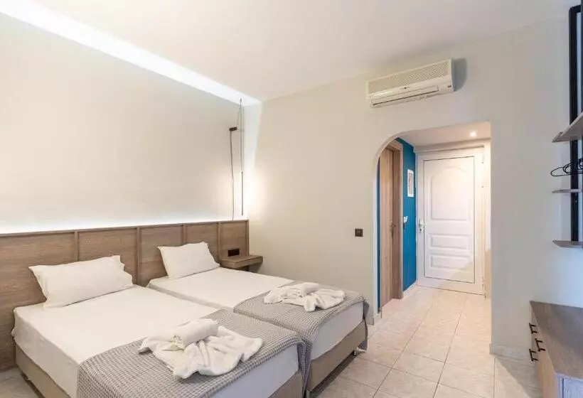 آپارتمان 1 خوابه با چشم‌انداز استخر, Hera Zakynthos