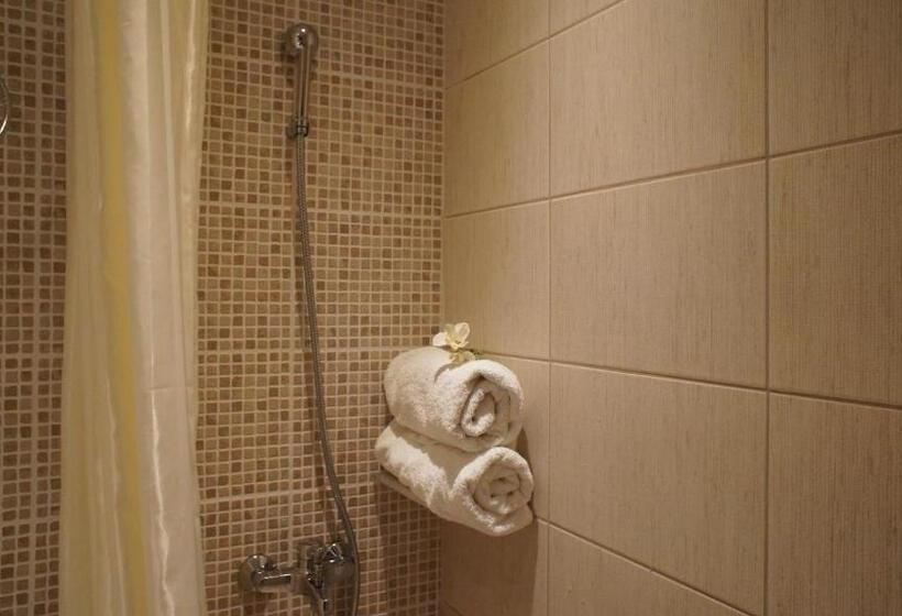 غرفة قياسية ذات إطلالة, Idi