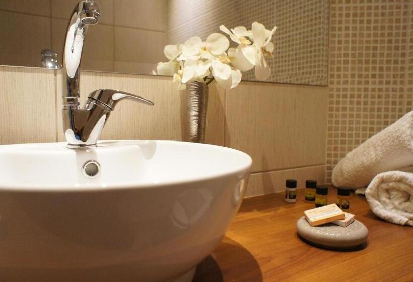 غرفة قياسية ذات إطلالة, Idi