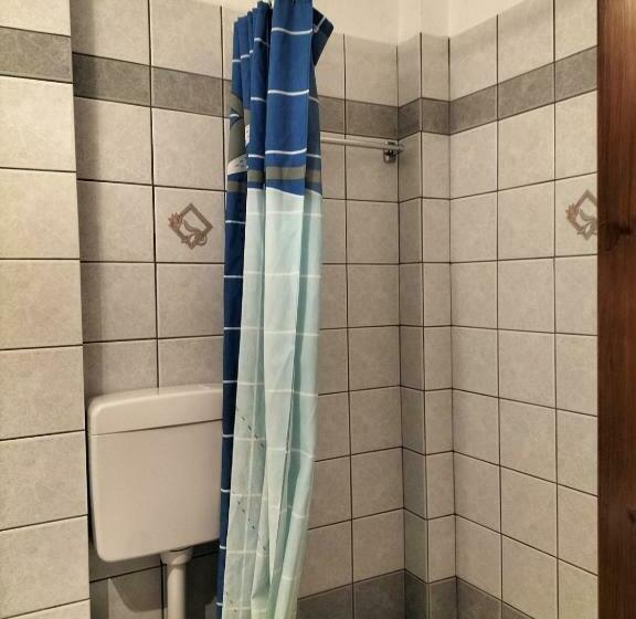 اتاق استاندارد, Spanias