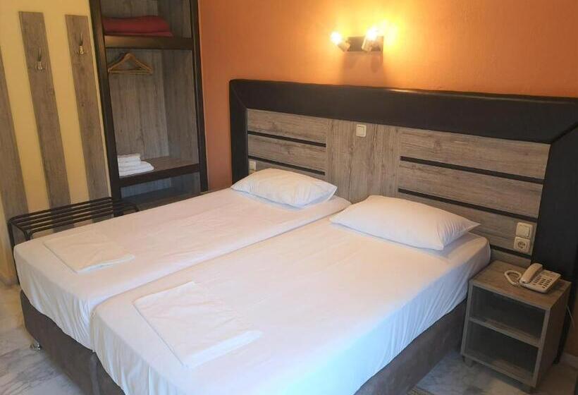 اتاق استاندارد با چشمانداز, Spanias