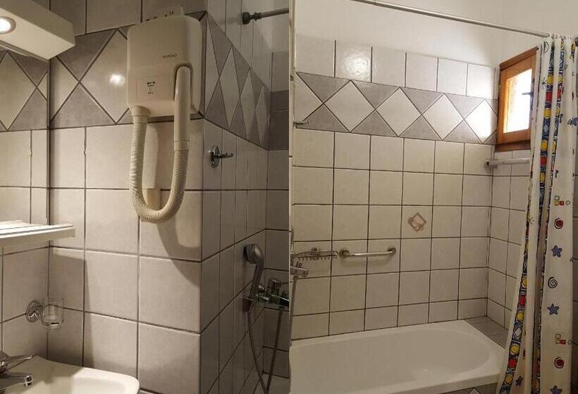 اتاق استاندارد با چشمانداز, Spanias