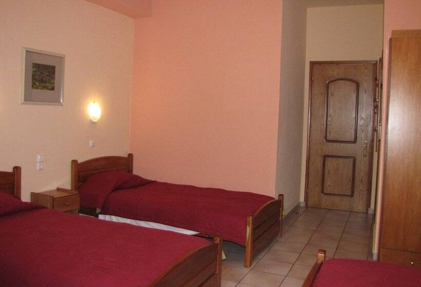 اتاق استاندارد سه نفره, Spanias