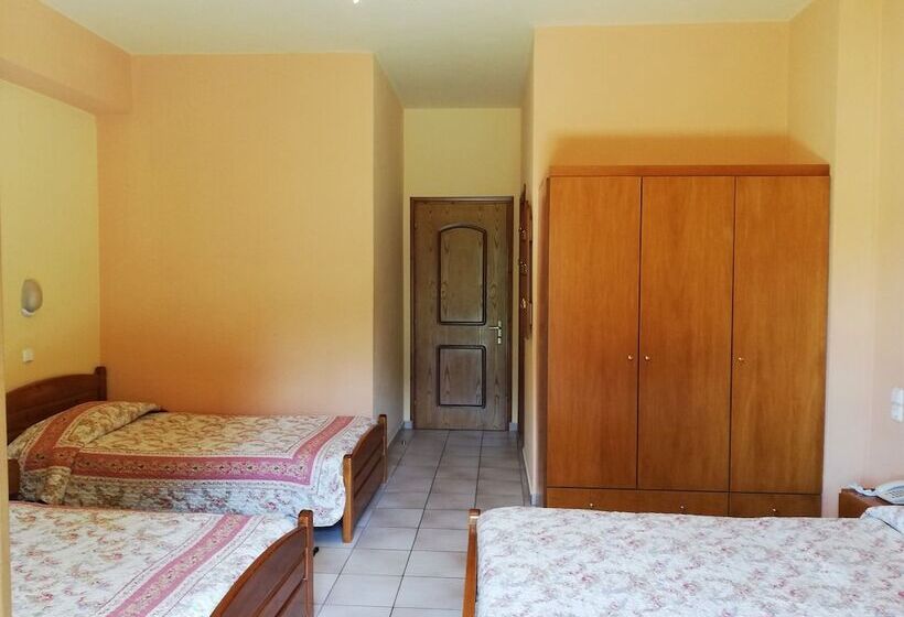 اتاق استاندارد چهار تخته, Spanias