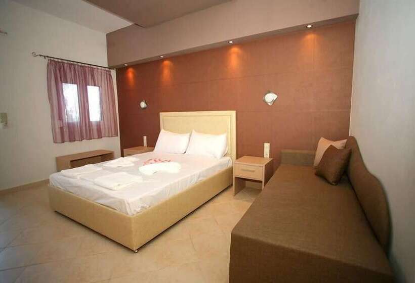 غرفة قياسية ثلاثية مطلة علي الحديقة, Studio Ristas 2