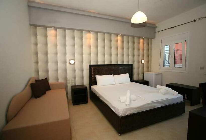 غرفة قياسية ثلاثية مطلة علي الحديقة, Studio Ristas 2