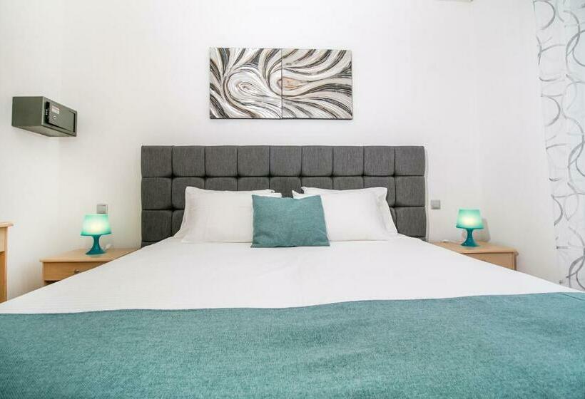 דירת חדר נוף לגינה, Platoni Elite