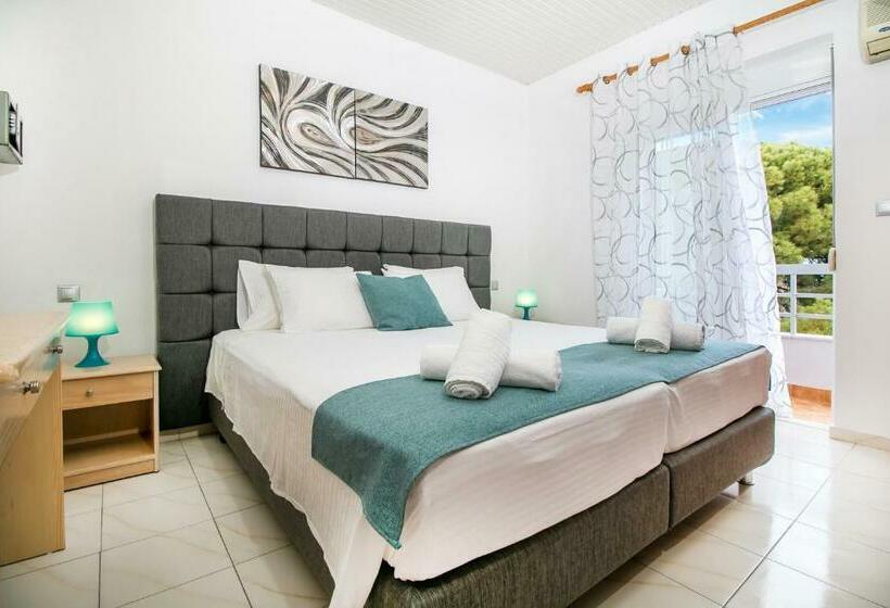 דירת חדר נוף לגינה, Platoni Elite