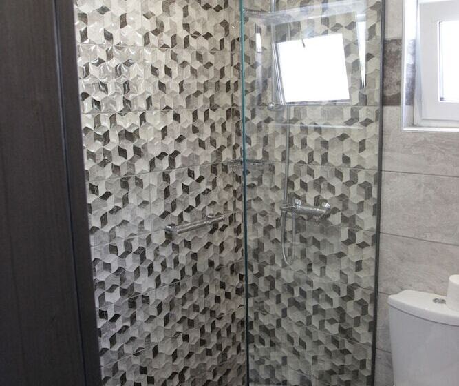 דירת חדר בקומת קרקע, Platoni Elite