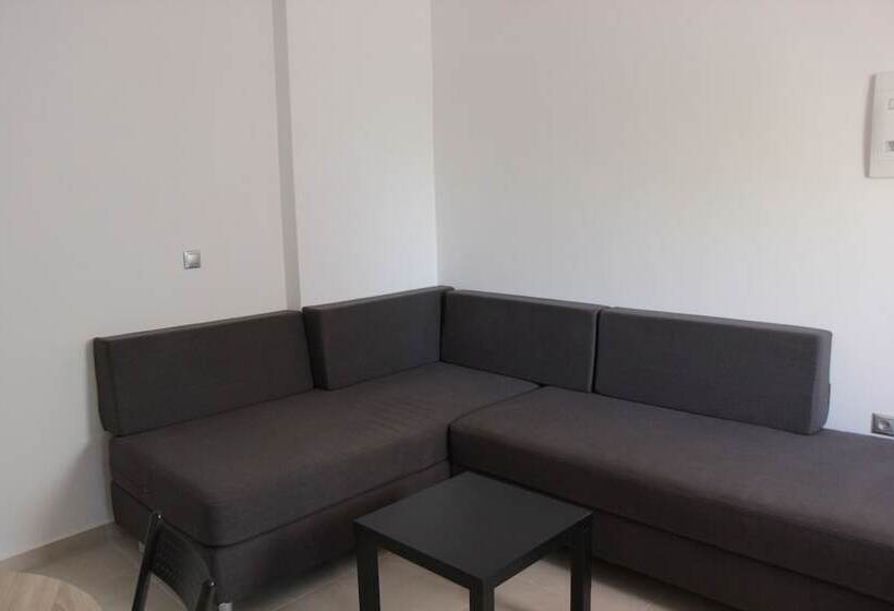 דירת חדר בקומת קרקע, Platoni Elite