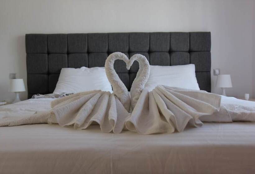 דירת חדר בקומת קרקע, Platoni Elite