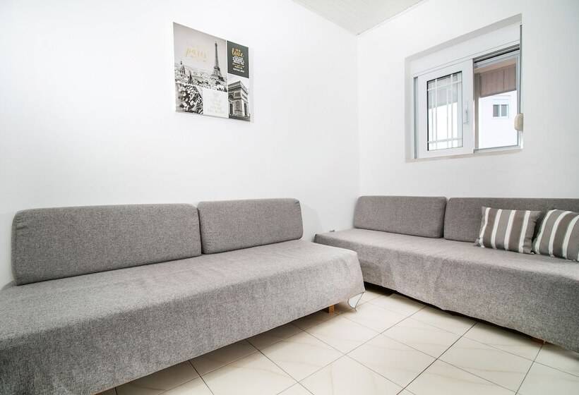 דירת חדר נוף לגינה, Platoni Elite