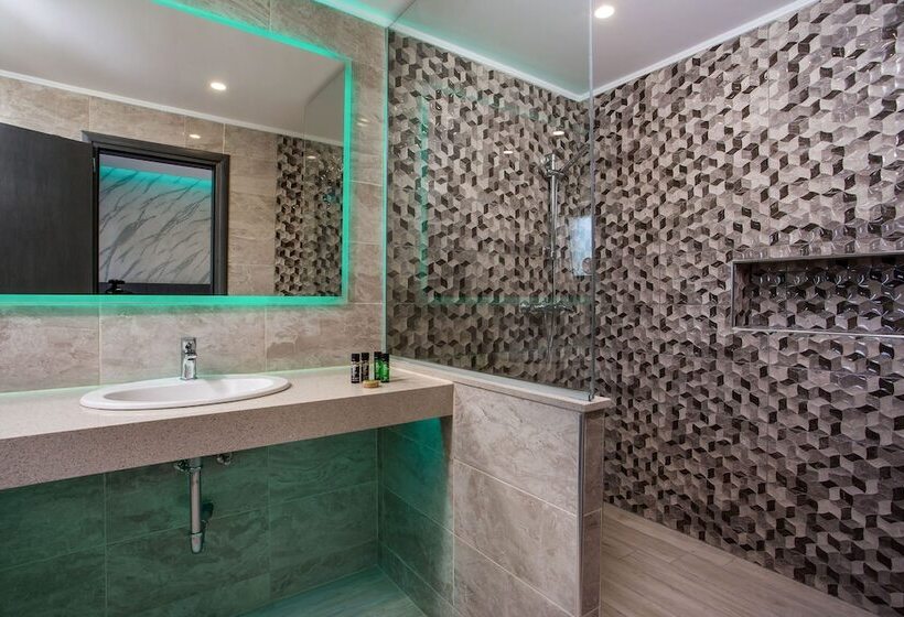 דירת חדר, Platoni Elite