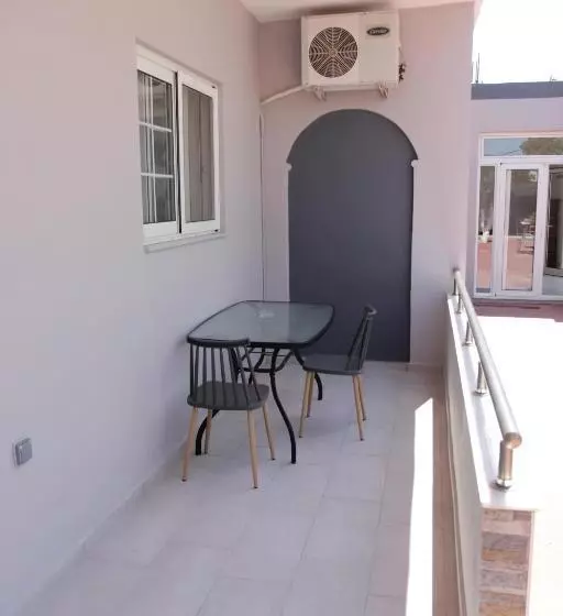 آپارتمان 1 خوابه همکف, Platoni Elite