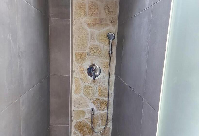 إستوديو قياسى, The Santo George Beach Resort