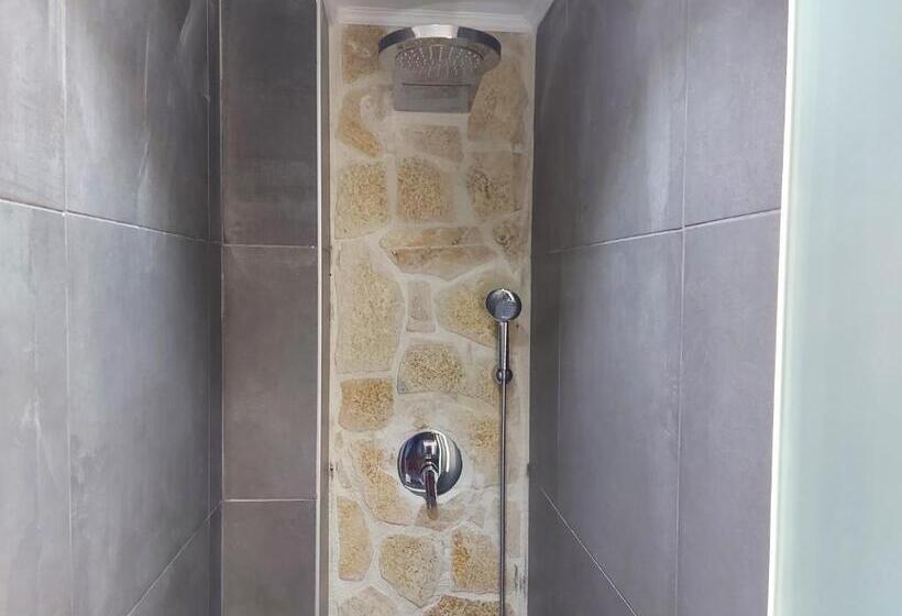 إستوديو قياسى, The Santo George Beach Resort