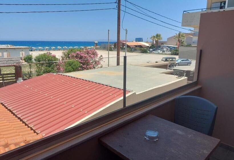 غرفة قياسية مطلّة علي البحر, The Santo George Beach Resort