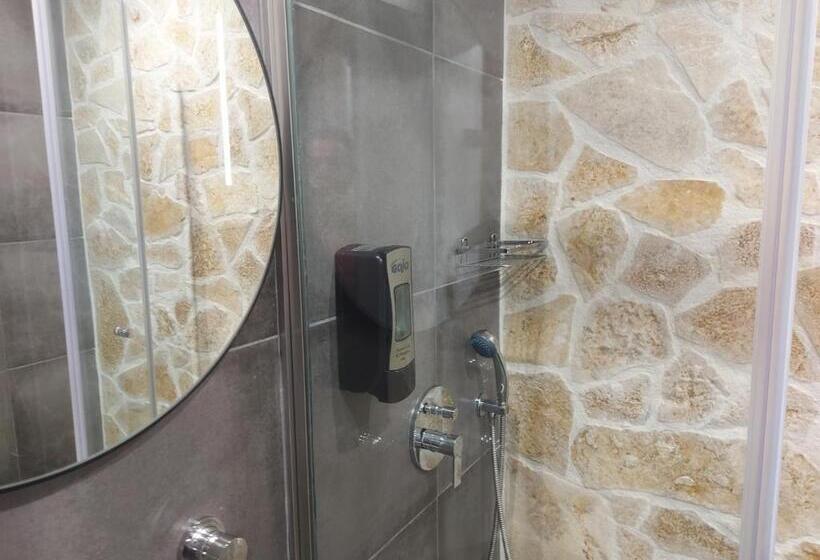 غرفة قياسية مطلّة علي البحر, The Santo George Beach Resort