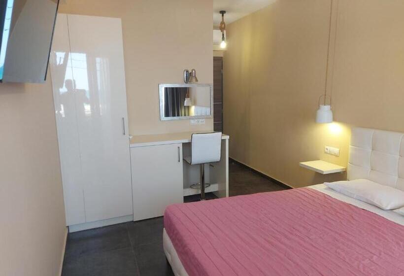 غرفة قياسية مطلّة علي البحر, The Santo George Beach Resort