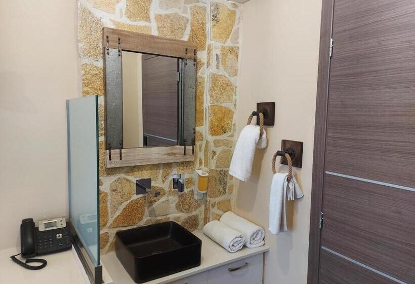 إستوديو قياسى, The Santo George Beach Resort