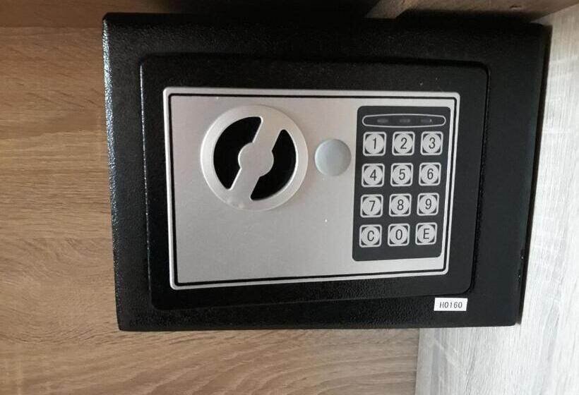 إستوديو قياسى, The Santo George Beach Resort