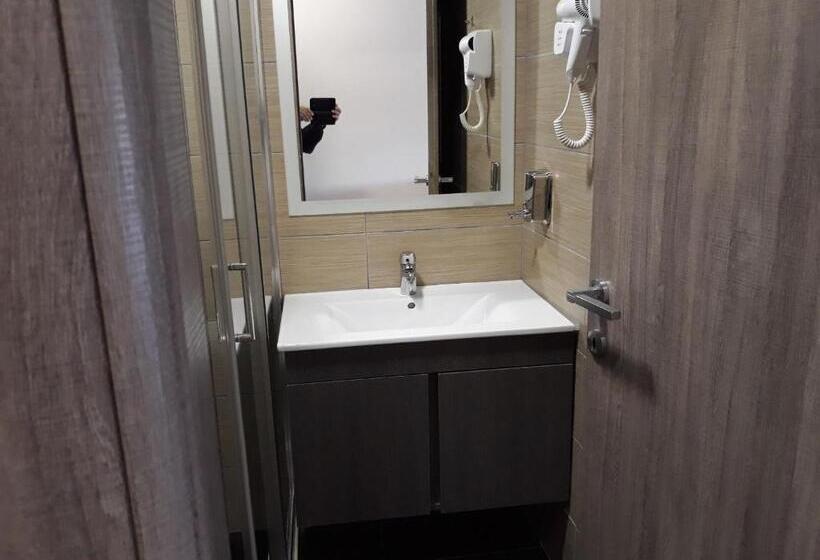 إستوديو قياسى, The Santo George Beach Resort