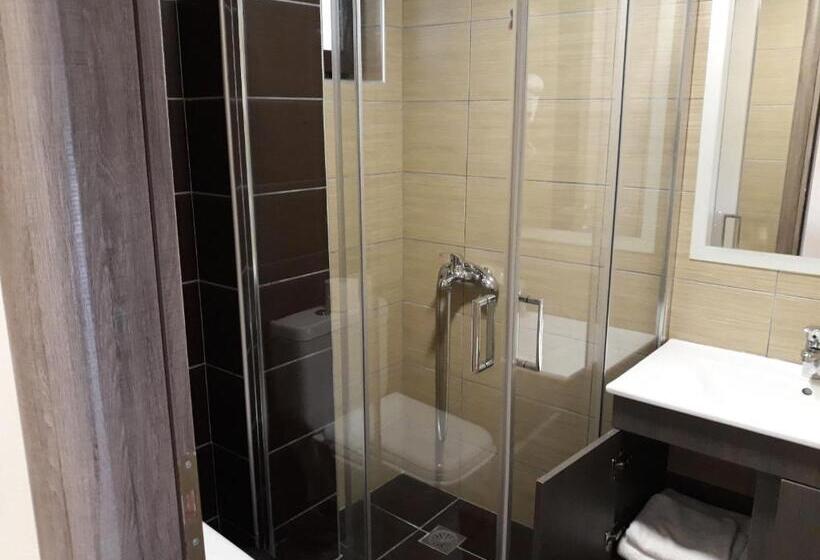 إستوديو قياسى, The Santo George Beach Resort