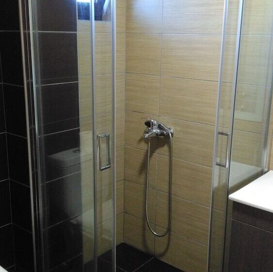 إستوديو قياسى, The Santo George Beach Resort