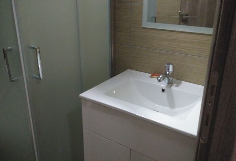 إستوديو قياسى, The Santo George Beach Resort