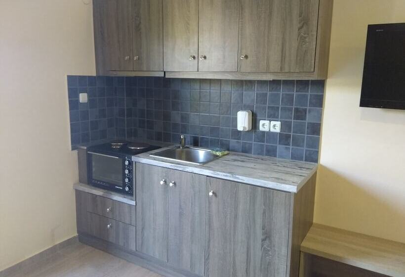 إستوديو قياسى, The Santo George Beach Resort