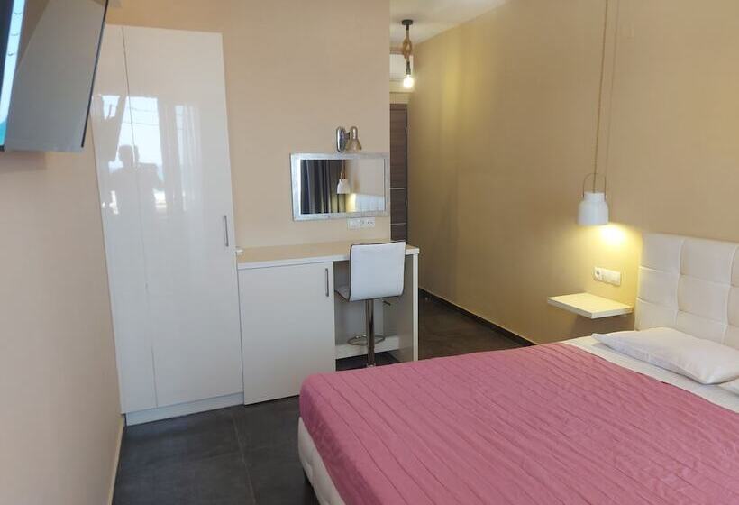 غرفة قياسية مطلّة علي البحر, The Santo George Beach Resort