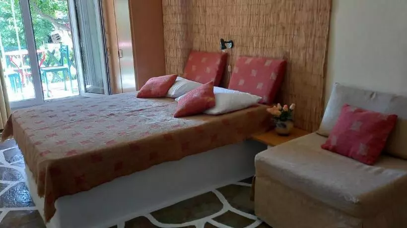 سوییت خانوادگی, Villa Rena