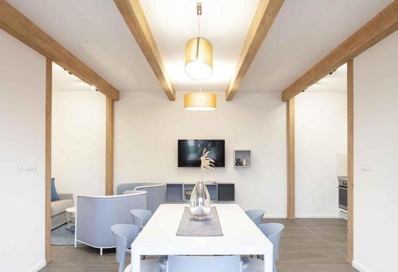 דירת שני חדרים, Equitana Hotel Resort