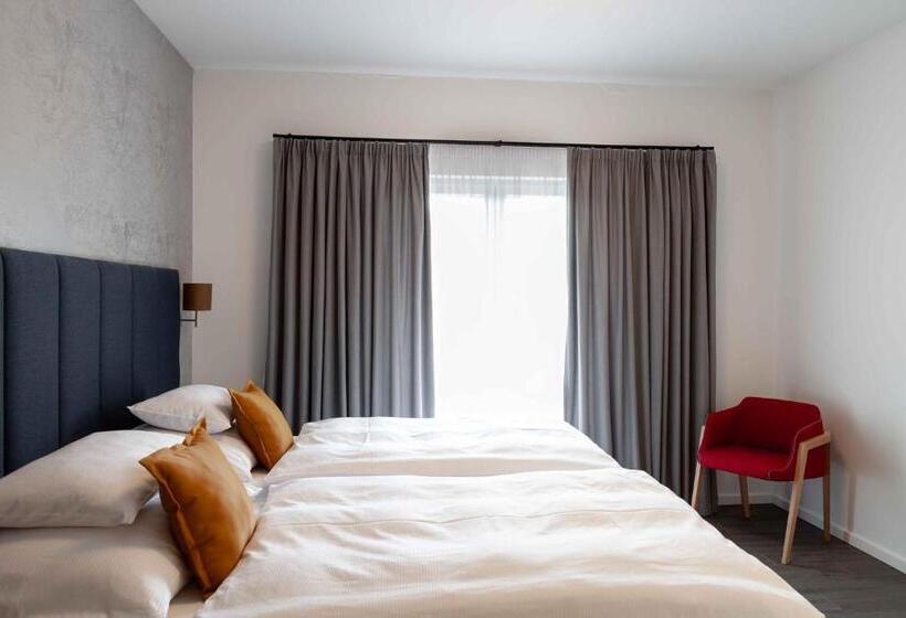 דירת שני חדרים, Equitana Hotel Resort