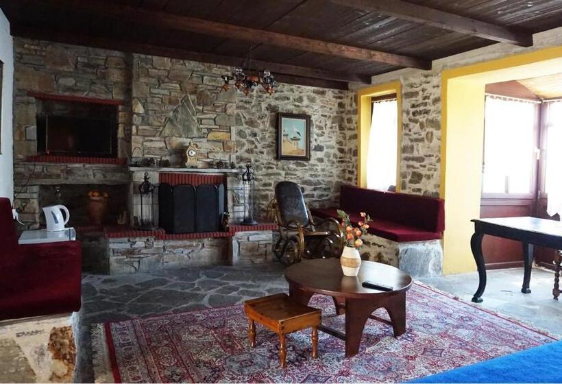 스탠다드 룸, Akontisma