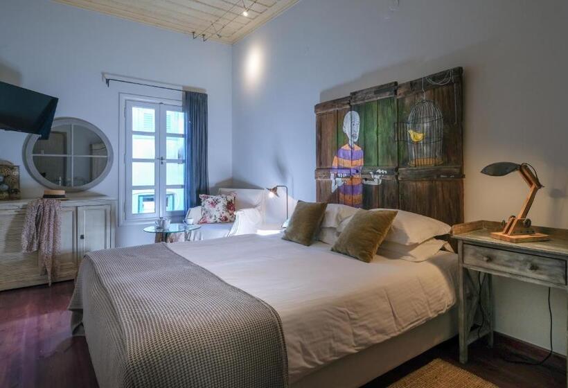 غرفة سوبيريور, Amymone And Adiandi