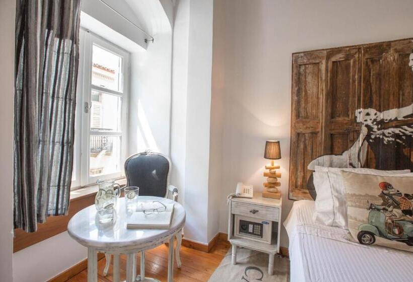 غرفة قياسية فردية, Amymone And Adiandi