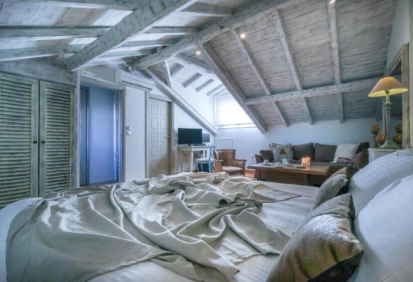 جناح عائلي, Amymone And Adiandi