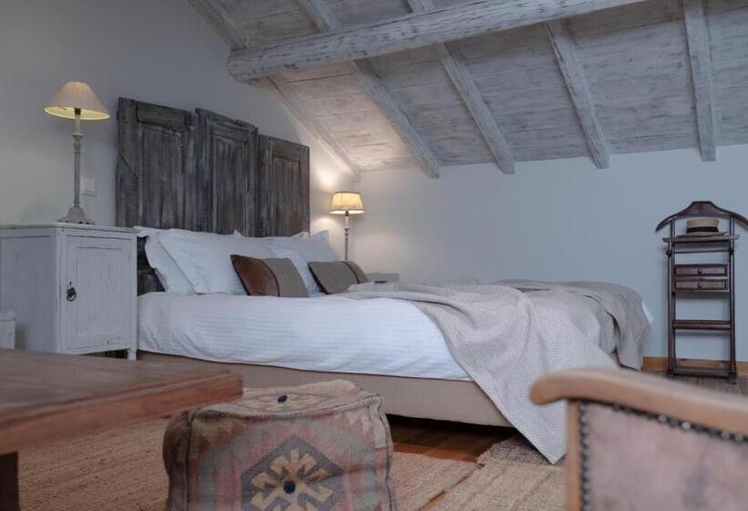 جناح عائلي, Amymone And Adiandi