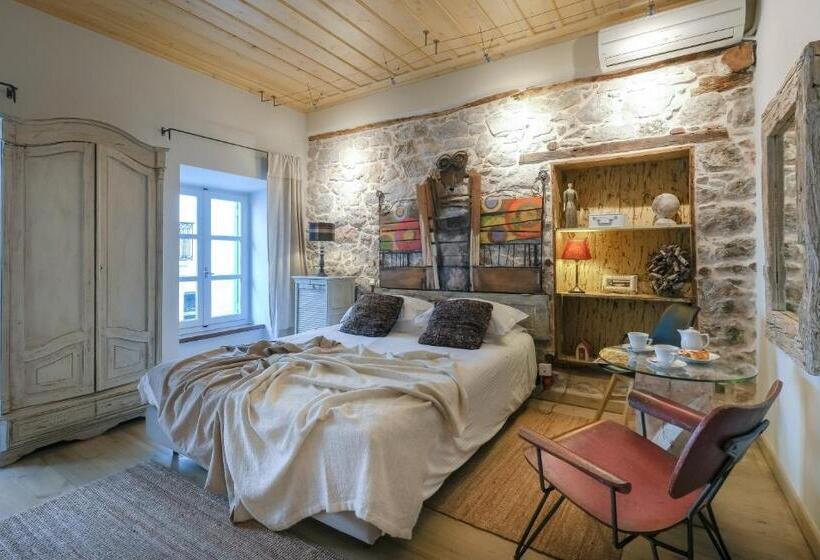 غرفة سوبيريور مزودة بشرفة, Amymone And Adiandi