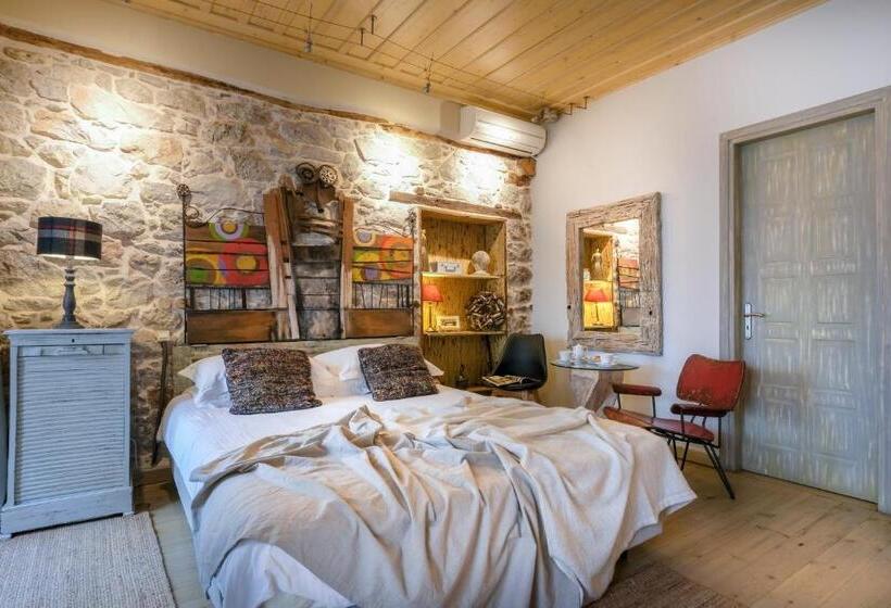 غرفة سوبيريور مزودة بشرفة, Amymone And Adiandi