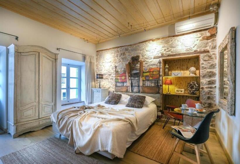 غرفة سوبيريور مزودة بشرفة, Amymone And Adiandi