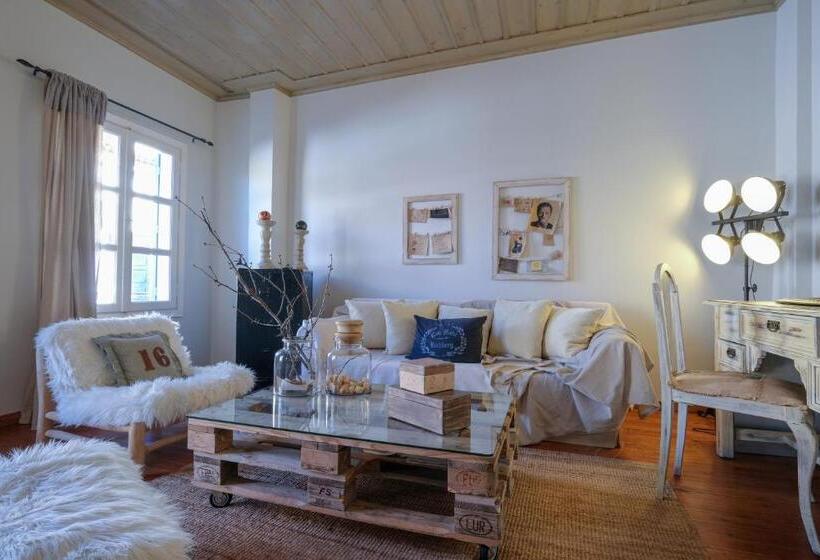 جناح جونيور, Amymone And Adiandi