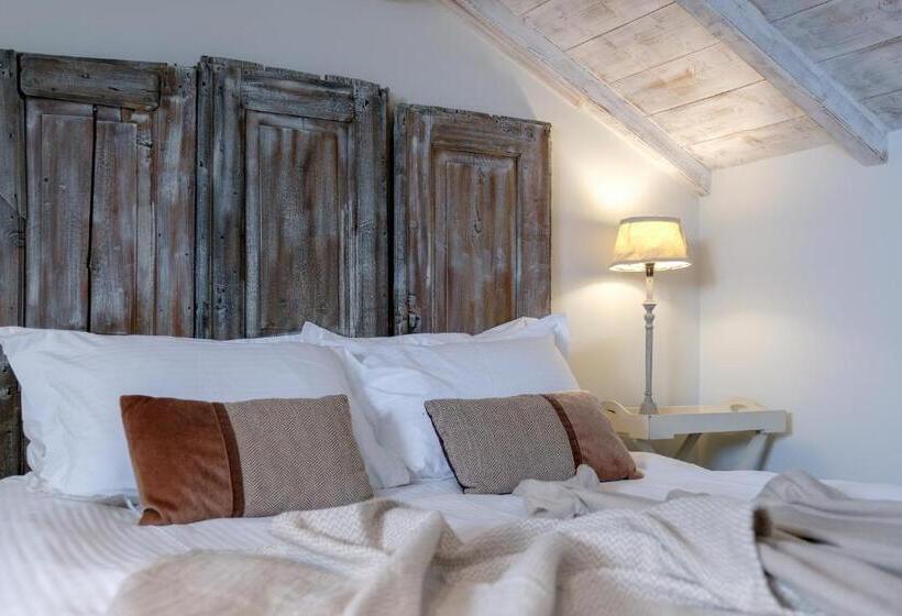 جناح جونيور, Amymone And Adiandi