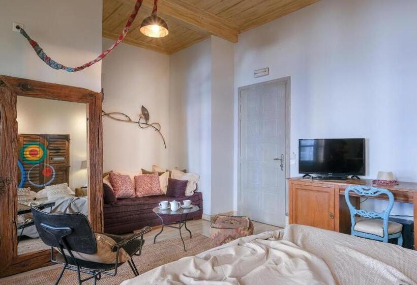 جناح جونيور, Amymone And Adiandi