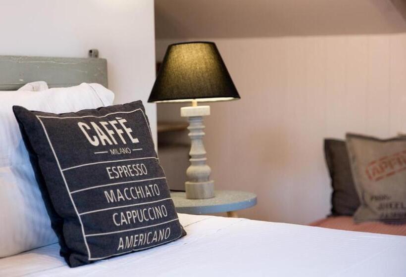 غرفة ديلوكس ذات إطلالة جانبية على البحر, Amymone And Adiandi