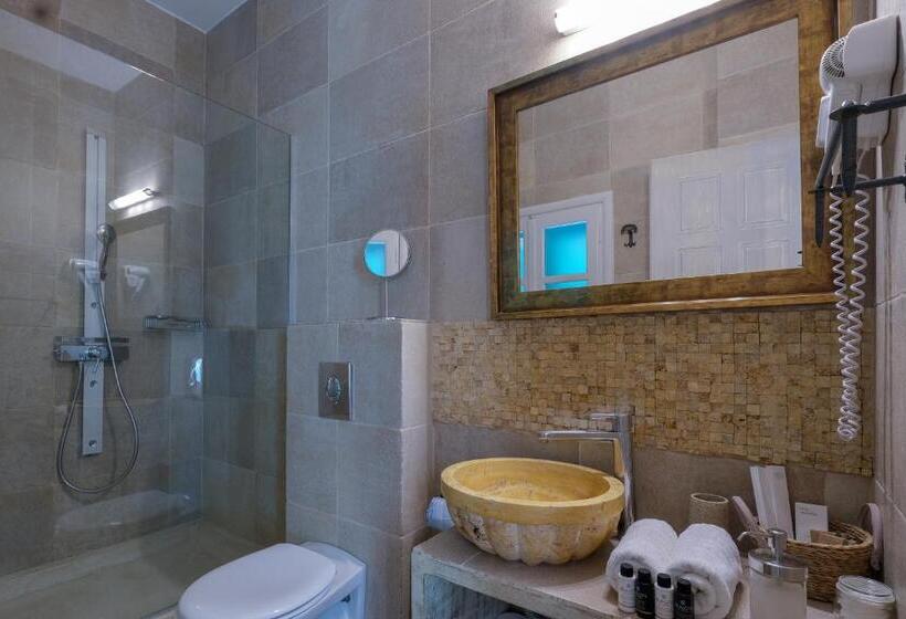 جناح عائلي, Amymone And Adiandi