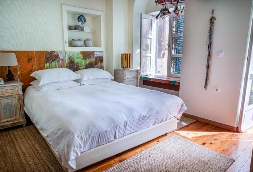 Quarto Estandar, Amymone And Adiandi