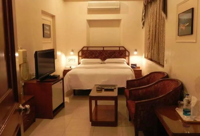اتاق استاندارد, Aram