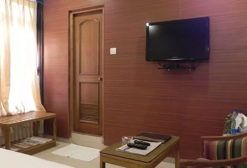 اتاق استاندارد, Aram